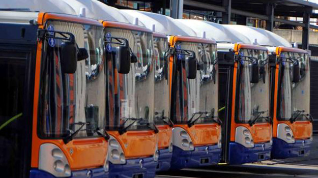PALERMO, GUARDIE ARMATE SUGLI AUTOBUS